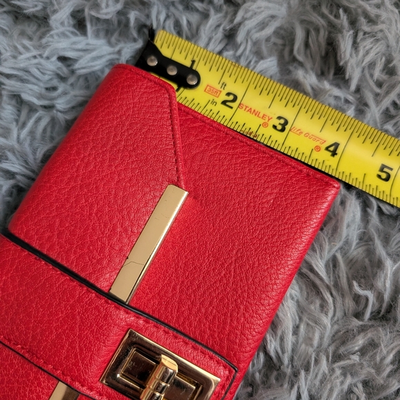 **5/$25** Red and gold wristlet / clutch - Picture 7 of 7
